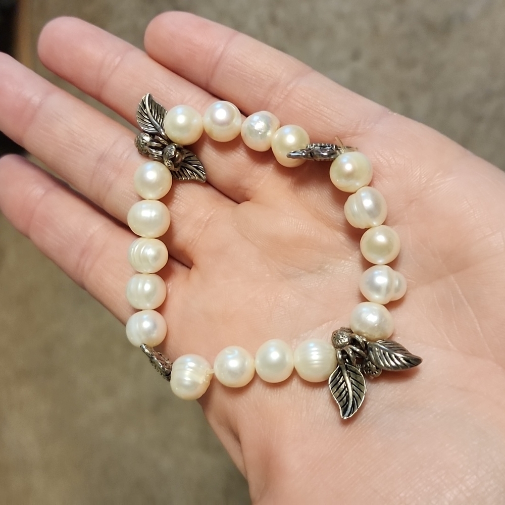 Pearl Bracelet with Silver Tone Beads